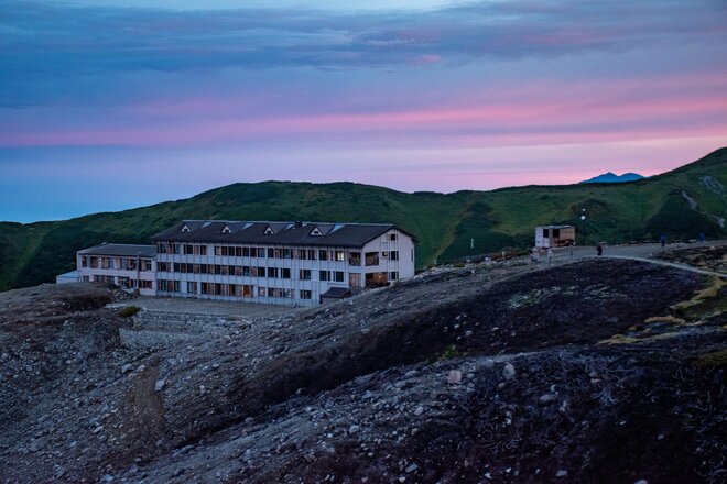 【日本一早い秋】世界レベルの山岳観光地！ アルペンルートから 百名山へ「1泊2日・立山の秋を歩く」富山県・2022年の画像009