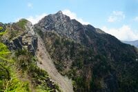 鋸刃！カルスト地形！「眺めるだけでもスリリング」南ア北部の岩山二座を歩く【南アルプスの日々 vol.5】