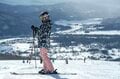 スキー・スノーボードの基礎知識「ゴーグルはヘルメットの上か？ 下か？ どちらが正解？」様々な立場から検証してみた【2024年】の画像001