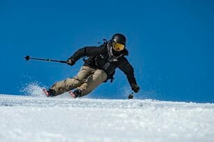 シャフト、グリップ、バスケット、伸縮式か固定式か「スキーポールの基本」あれこれ【第4回・フリースキーギアの取扱説明書】