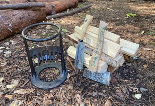 焚き火最高！「年間365日薪割りするライター」がおすすめする「焚き火便利アイテム」4選