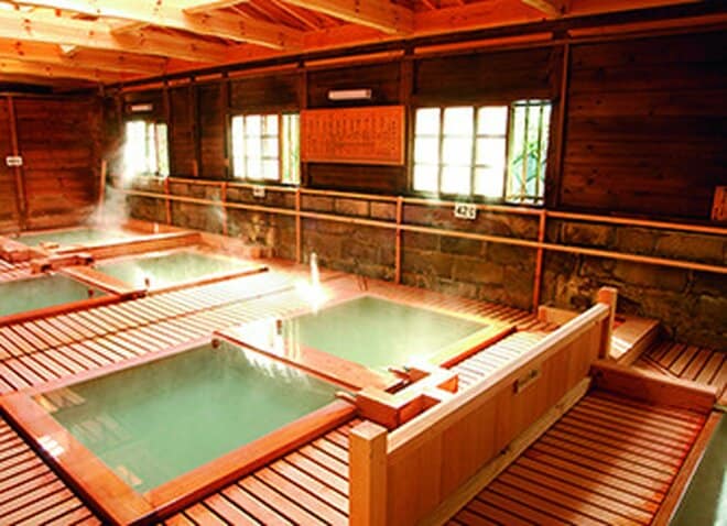 「那須ロープウェイ」 鮮やかな秋色の那須連山と噴煙を上げる茶臼山の絶景の中へ【紅葉フォトトレッキングガイド vol.1】栃木県・那須エリアの画像005