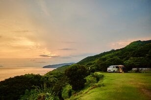 ＜独り占めするのはもったいない＞オーナーの心意気が生んだ宮崎県最南端「最果てのキャンプ場」が最高過ぎた件【絶景キャンプ場ガイド-言葉を失うほどの風景に会いに行こう- vol.16】
