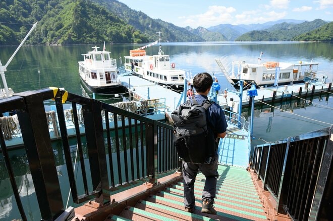 「奥只見湖」から行く尾瀬！  船とバスで繋ぐ絶景ルートを経て「裏燧林道・三条ノ滝・尾瀬沼」をめぐる1泊2日の贅沢ハイク【新潟県魚沼市】の画像003