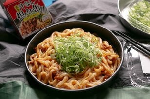 シビれる辛さが登山向き？「缶詰で作れる汁なし担々麺」で雨宿り休憩を楽しんだぞ【缶詰博士の缶たん”CAN”P料理 vol.46】