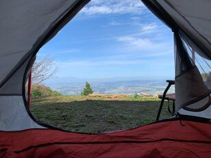 絶景で穴場！ 日本百名山「筑波山」中腹・利用料500円の「筑波高原キャンプ場」場内から「女体山まで1時間」贅沢すぎる「登山と夜景」レポート