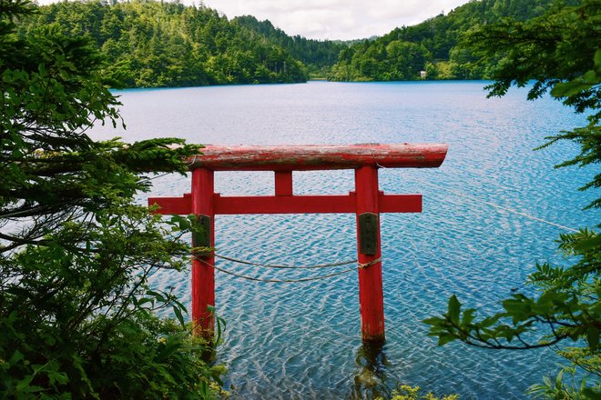 たった1時間歩くだけ！息を呑む「空よりも青い」神秘の大沼ブルー の画像010