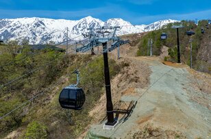 【白馬岩岳マウンテンリゾート】話題の「新ゴンドラ」がグリーンシーズン初運行！  北アルプス「絶景パノラマビュー」 大人気ブランコ「白馬ジャイアントスウィング 」ほか  “超絶コンテンツ”がいっぱい！