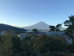 コテージ、ロッジ、バンガロー…グランピング？ 「意外と知らない」スタイル別「アウトドア宿泊施設」5選を徹底比較！