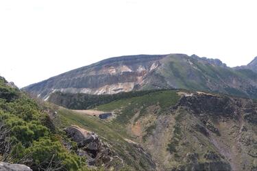 登山口から3時間で2,646mの頂へ！ 2つの顔を持つ八ヶ岳の双耳峰