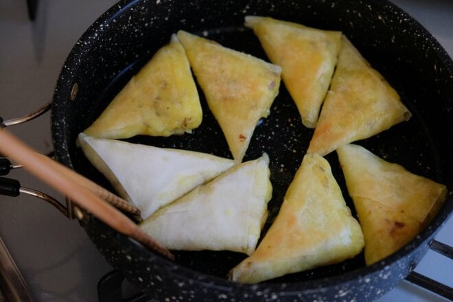 ビールがすすむ！＜春巻きの皮＞で作るスパイスおつまみ「サモサ風春巻き」【季節の外ごはん vol.67】の画像011