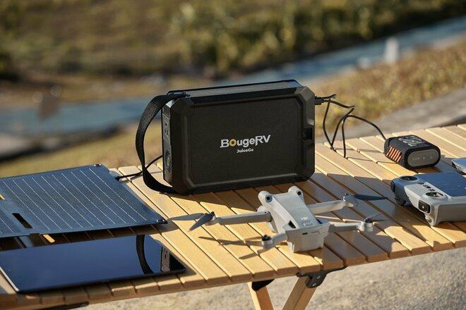 「手さげ＆リュックIN」OK！ コンパクトで軽量、大容量のポータブル電源「BougeRV JuiceGO」ソロ・徒歩キャンプに使えるスペック【レポート】の画像008
