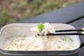 茹で汁だけで「トロットロ」？  ツナ缶×マルタイラーメン×ミーノの「鉄板トリオ」で作る即席キャンプ飯【缶詰博士の缶たん”CAN”P料理 vol.7】の画像006
