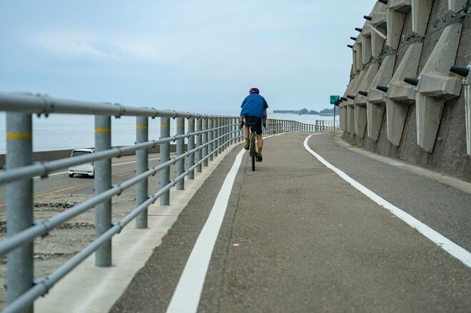 【自転車】ベストシーズン到来！「久比岐自転車道」 旧国鉄のトンネルと日本海　潮騒を感じながら “専用道” で心ほぐれるサイクリング   新潟県｜2026年の画像003