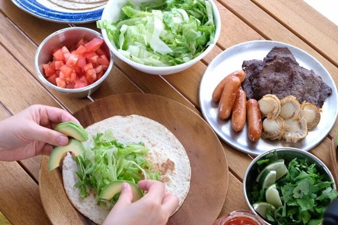 【夏BBQにタコス生地が超便利！】 好みの野菜を挟むだけで「お手軽タコスパーティ」の画像008
