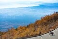 「マイカーで行ける最高所」からの大絶景！　眼下の紅葉＆駿河湾の遠景「登山シーズンオフ」だけの「富士山スカイライン」バイクツーリングレポの画像001