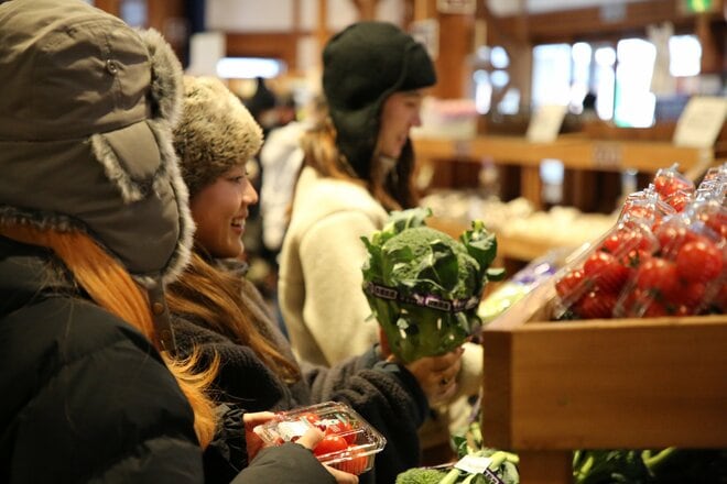 【群馬県川場村】最高の雪旅！ 道の駅ランキング1位「道の駅 川場田園プラザ」＆ 極上パウダー「川場スキー場」を “メレル アウトドア クラブ” メンバーが満喫の画像001