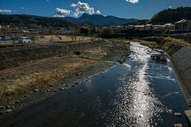 【渓流釣り】難しいほどに夢中になる釣り人の性！  流れに見え隠れする魚体、疑り深いニジマスをどうにか釣りたい一心で2週連続の長距離移動「鮎沢川冬季キャッチ&リリース」 静岡県｜2025年の画像001