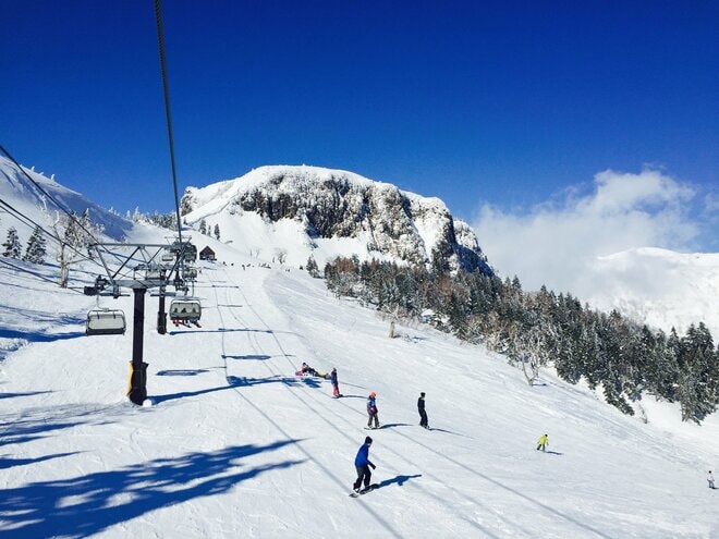【群馬県川場村】最高の雪旅！ 道の駅ランキング1位「道の駅 川場田園プラザ」＆ 極上パウダー「川場スキー場」を “メレル アウトドア クラブ” メンバーが満喫の画像009