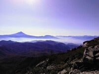 【秋山を満喫！日帰りで行く百名山・最終回】頂上には大岩を重ねたシンボル“五丈岩”  最短コースで目指す奥秩父の盟主「金峰山」