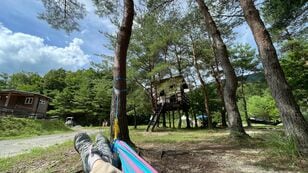 本当にキャンプブーム終わり！？  36℃猛暑でも人気「KAMOSHIKA EX」現地レポ！  チェックイン渋滞＆初心者親子キャンパーも【滋賀県甲賀市】