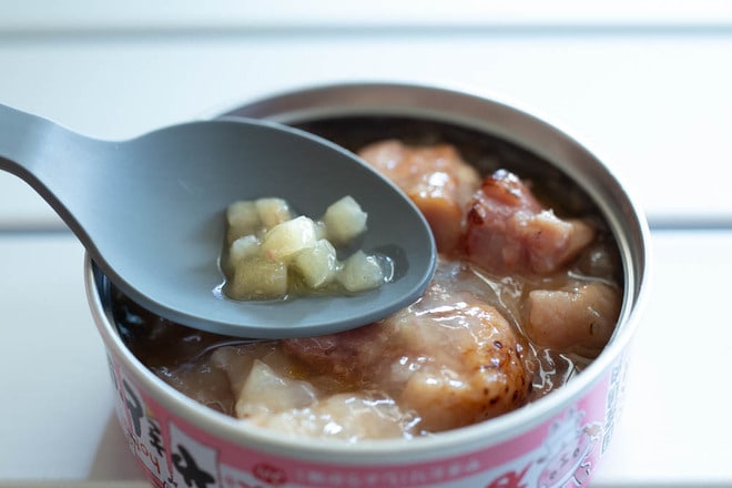 川でキンキンに冷やして作る！  トマジューとやきとり缶の冷製スープ「ガズパチョ」【缶詰博士の缶たん”CAN”P料理 vol.92】の画像002