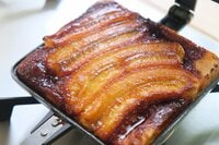 ホットサンドメーカー応用術 大人のお手軽おやつ「カラメルバナナケーキ」【 季節の外ごはん vol.13】