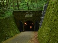 【画像あり】原付2種で行く「歴史的バイク旅」ツーリング！  全国の「変わったトンネル」3選