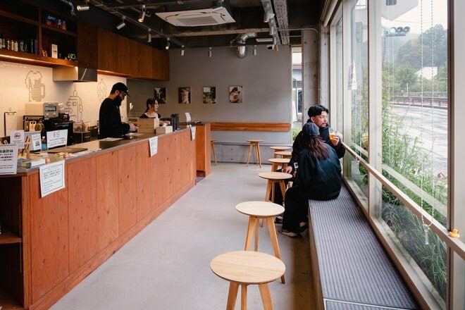 「高尾山でビール」の新定番スポット「クラフトロックタップルーム」に行ってみた！  飽きない「爽快感」生む「一直線の飲み口」こだわりとは？の画像003