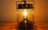 コンパクトでスタイリッシュ！  自宅インテリアにもOKのオイルランタン【FUTURE FOX「Antique」】とは！？　柔らかな灯の魅力「実使用レポ」