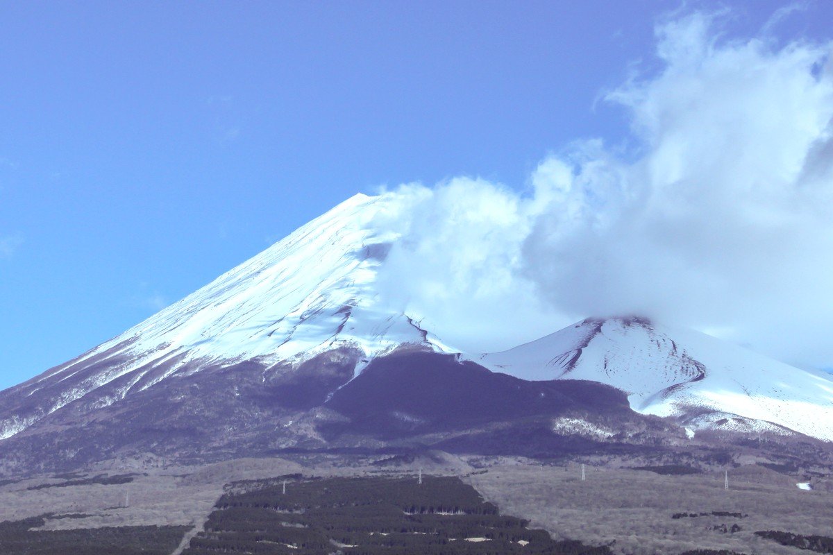 (2ページ目) 富士山との距離約12kmの近さ！ スケール感に圧 …