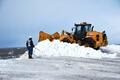 除雪あとの「巨大な雪壁」の行く末とは！？  知られざる「排雪現場」驚異の大型トラック「世界No.1“キワ攻め”テク」実見＆意外なプロセス「翌7月まで」 札幌市・雪堆積場インタビューの画像009