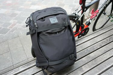 【極美品】オスプレイ メトロン OSPREY METRON 26L 黒 極美品】オスプレイ メトロン OSPREY METRON 26L 黒 - メルカリ