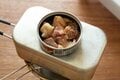 勢力急拡大中！  日本が「アヒージョの缶詰」だらけになったのはなぜ？【缶詰博士の缶たん”CAN”P料理 vol.48】の画像003