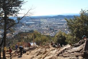 晴れた日は富士山やスカイツリーも眺望OK！  駅スタート＆ゴールでプチ縦走「物見山」から「日和田山」へ、3時間の絶景ハイキング