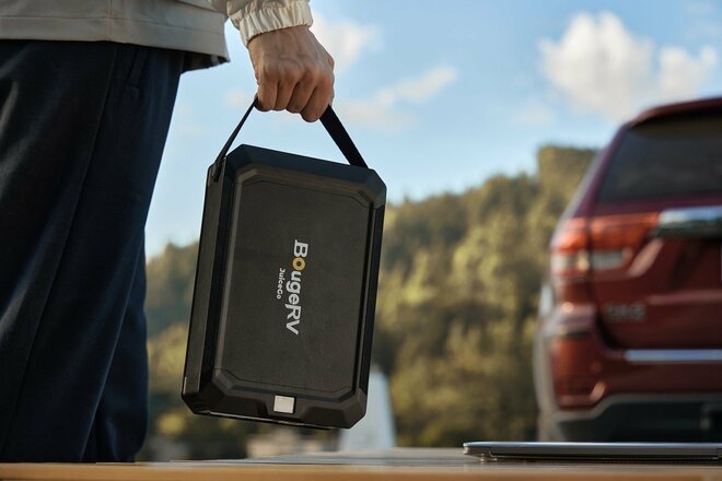 「手さげ＆リュックIN」OK！ コンパクトで軽量、大容量のポータブル電源「BougeRV JuiceGO」ソロ・徒歩キャンプに使えるスペック【レポート】の画像007