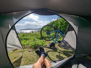 【寒い今こそ自転車で訪れたい】「沖縄やんばるグラベルキャンプツーリング」365日軽装でキャンプツーリングできる」楽園の島へ