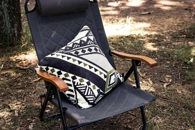 秋冬キャンプの主役「焚き火」をトコトン堪能する「難燃チェアカバー&ブランケット」！  4色カラバリ、選べるサイズ、汎用性もの画像007