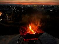 初心者は必見！  キャンプの夜に潜む「あわや」の事態につながる「リスク」とは？  経験者が教える「寝る前にやるべき3つのこと」