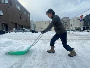 【北海道 札幌市・小樽市で記録的大雪】YouTubeで驚異の45万回再生！ 雪国での「雪かき」が誰でもカンタン「楽になる方法」とは？