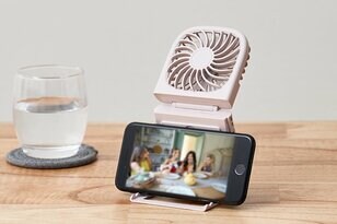 目にも涼しい “イルミ点灯”「ハンディファン」＆多機能・ニュアンスカラーで使いやすい「5WAYスリムファン」 夏の必需アイテム【モットル】