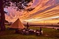 ＜四半世紀前にゴミだらけだったビーチが「夕日の絶景全国1位」に＞1日1組限定“絶景キャンプ場”の贅沢な夕景を独り占めする方法【絶景キャンプ場ガイド-言葉を失うほどの風景に会いに行こう- vol.15】の画像001