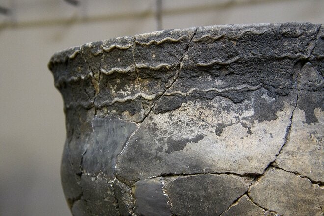 縄文時代の後に “2つの異なる文化” が同居していた!?「羅臼郷土資料館」で羅臼の歴史を学ぶ！ “ヒグマやシャチ” は太古から生活用品のモチーフに【北海道・羅臼町】の画像002