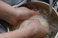 5分でぱぱっとできる！  蒸し暑い時期にぴったりな「サーモンユッケ風そうめん」【季節の外ごはん vol.52】の画像005