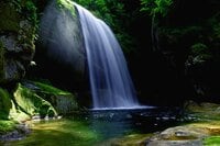 “秋山”最強コンボ【紅葉と渓谷トレッキング・第4回】山頂には白いビーチ！ 家族で行けるお手軽紅葉ハイキング「尾白川渓谷」＆「日向山」