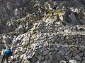 登山シーズン前に学ぶ「落石」「転落」事故の回避方法と救助要請のポイント「落石時のかけ声」とは？の画像002