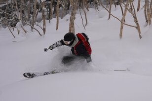 最高の雪質と絶景「焼額山スキー場」が叶えてくれる！  この冬の特別な体験【長野県 山ノ内町・志賀高原】