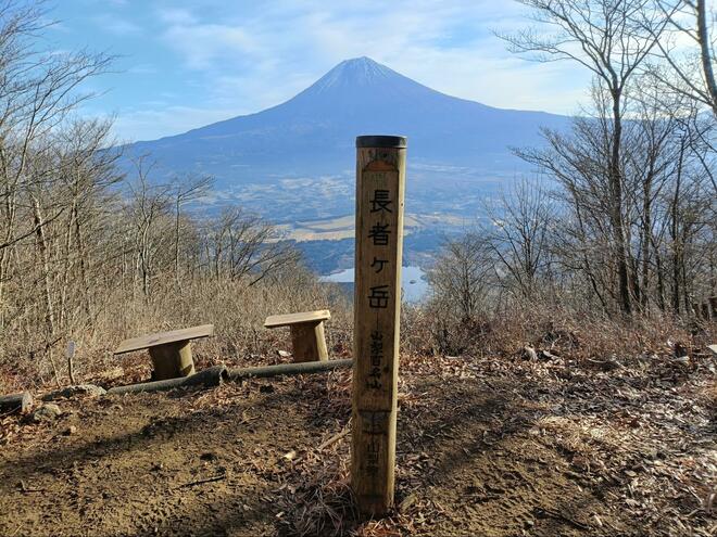 冠雪した「富士山」の展望はまさに絶景！  山梨百名山「長者ヶ岳」 田貫湖に映る “逆さ富士” も魅力！  4時間で往復OK「登山レポ」の画像004