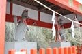 【春の信州でお花見散策】朱塗りの柱が目を引く空中楼閣！  圧巻の懸崖造り 難読「鼻顔稲荷神社」は桜の名所！  長野県佐久市・2024年の画像004