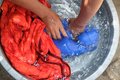 【アウトドア豆知識】驚くほど汚れが出てきます！ 梅雨入り前に済ませておきたい「ダウン製品のセルフケア方法」の画像003